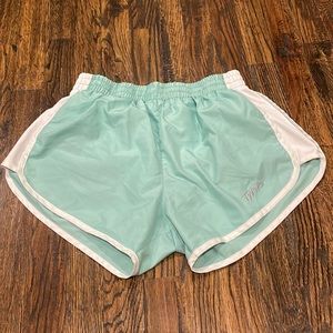 Tyler’s windshorts size M sea foam minty green